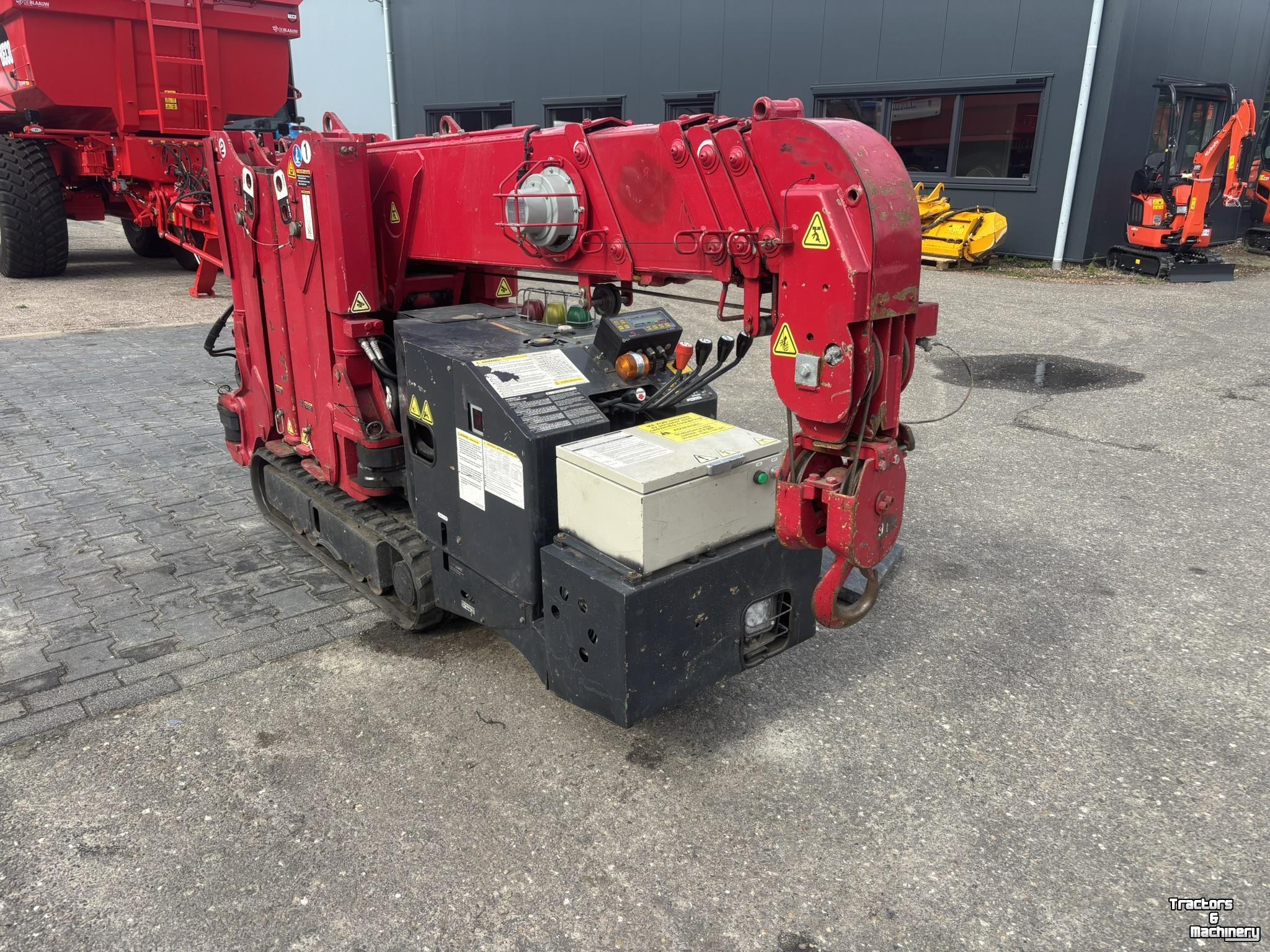 Graafmachine  UNIC URW295 CDMER