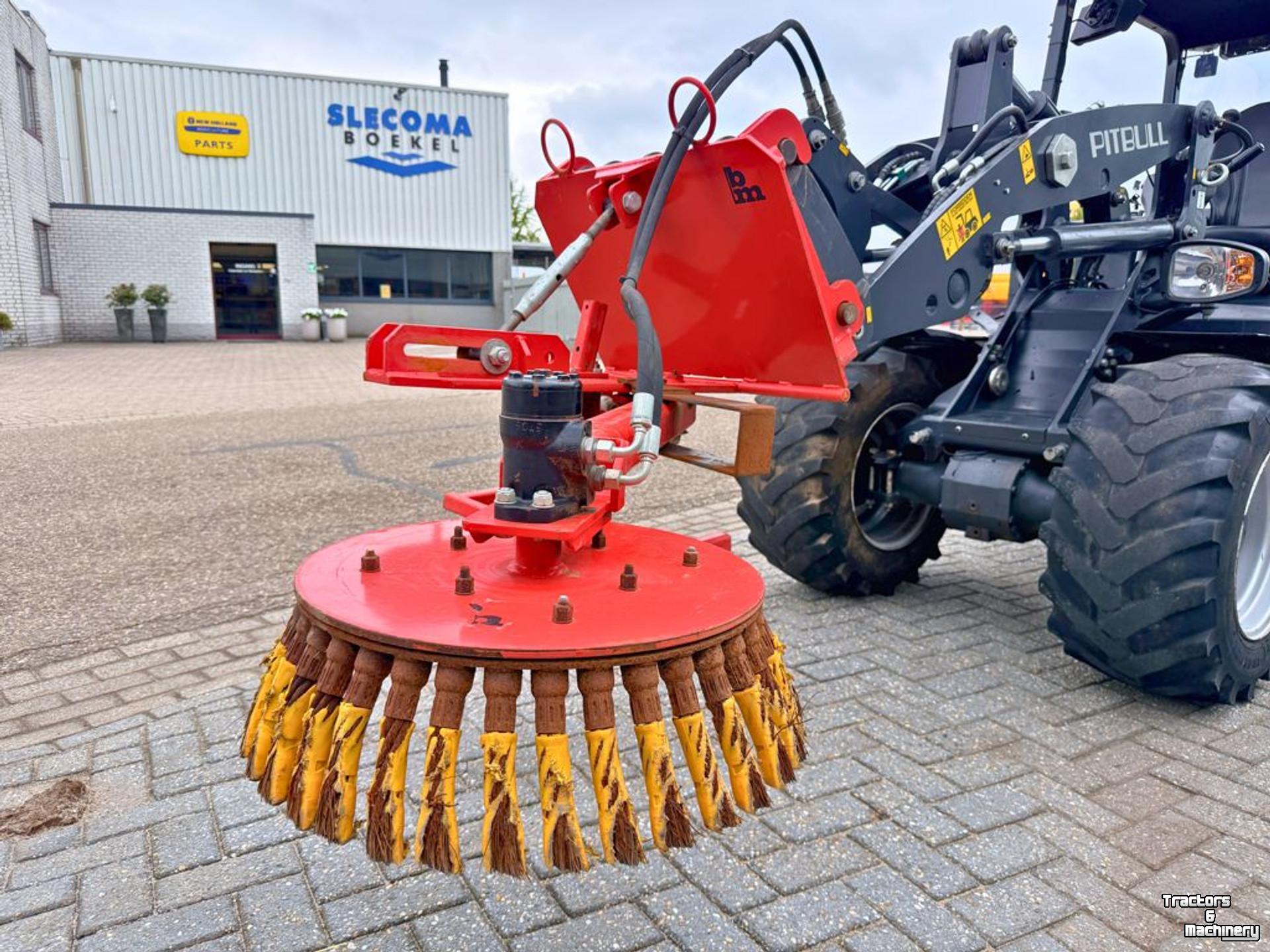 Veegmachine  Onkruidborstel Giant aansluiting