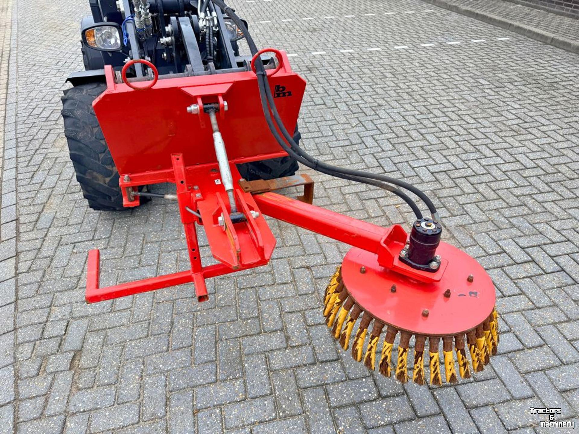 Veegmachine  Onkruidborstel Giant aansluiting