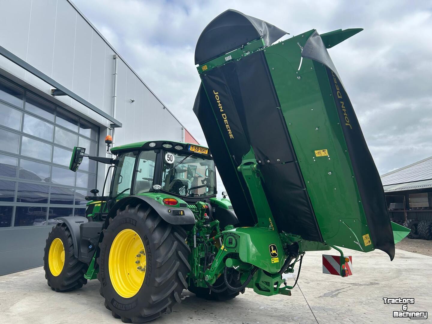 Maaier John Deere R350R