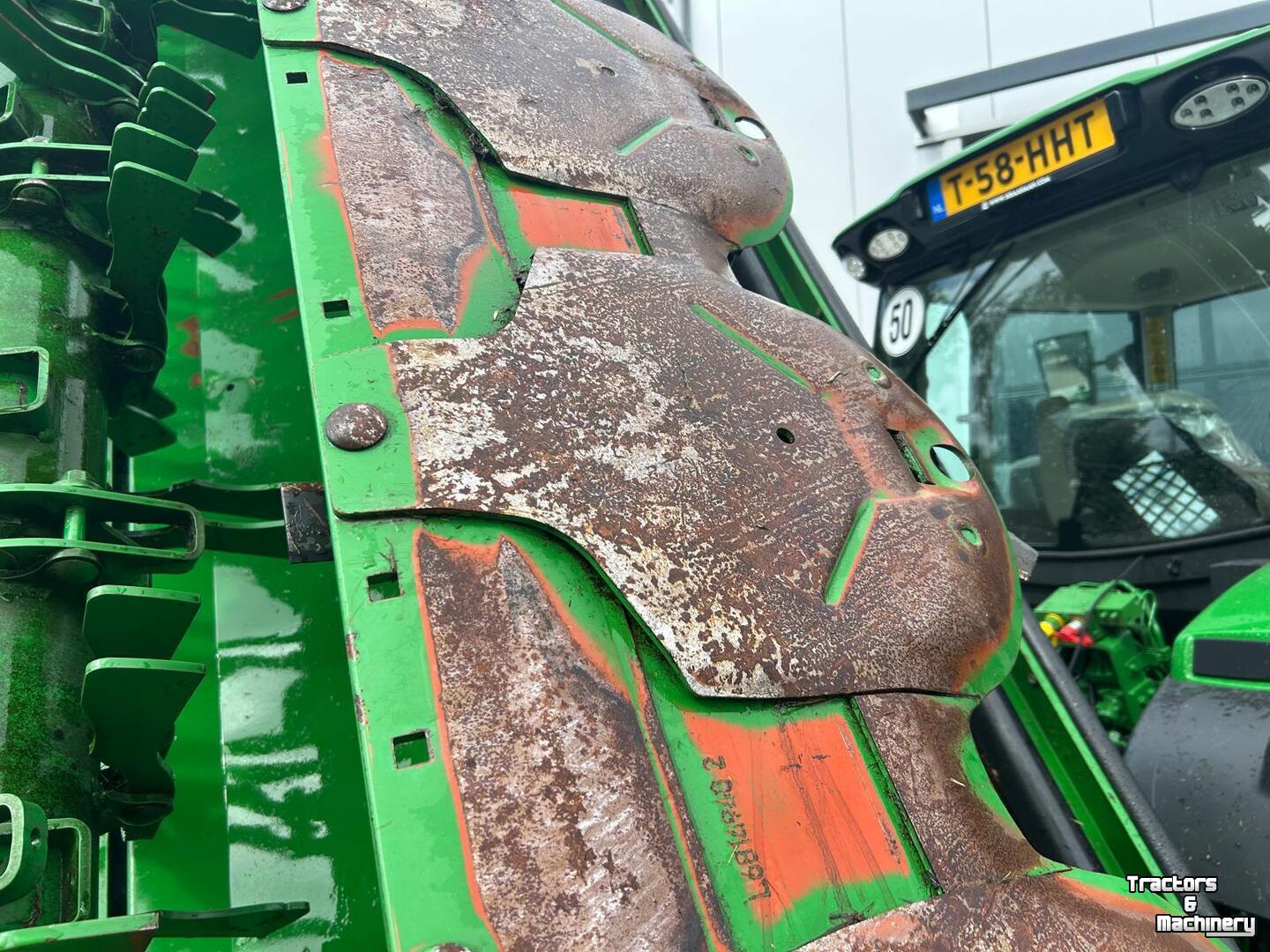 Maaier John Deere R350R