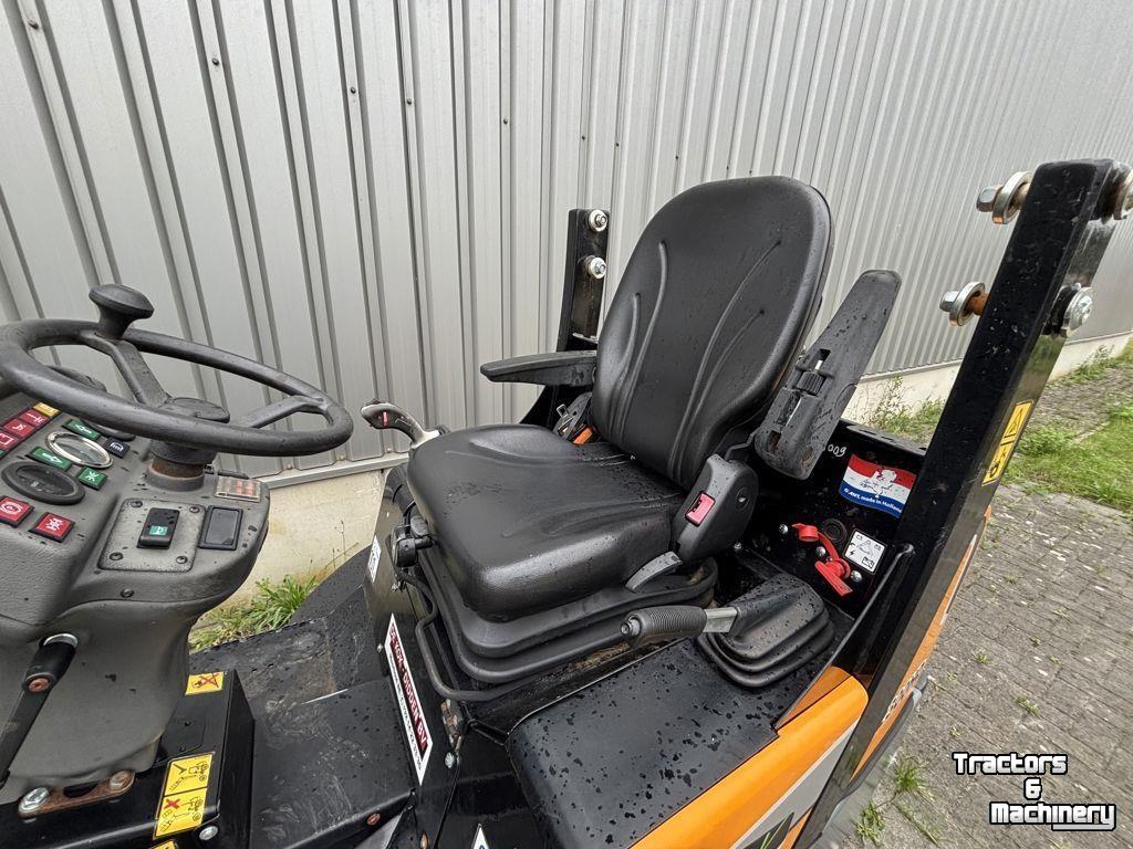 Shovel / Wiellader / Kniklader Giant G2300HD