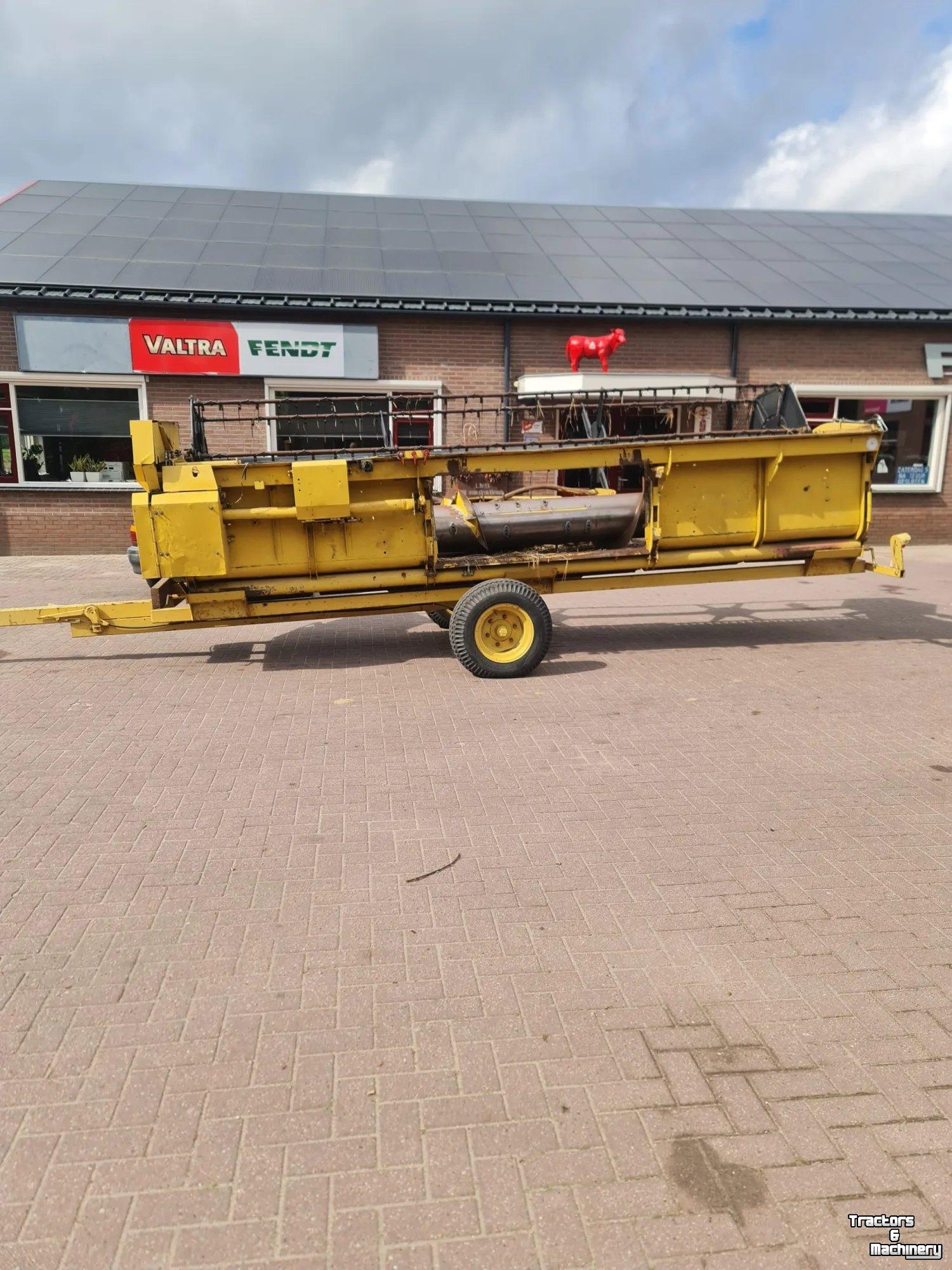 Maaidorser / Combine New Holland TX34 MAAIDORSER