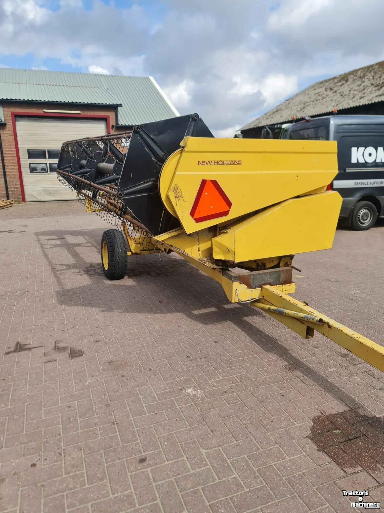 Maaidorser / Combine New Holland TX34 MAAIDORSER