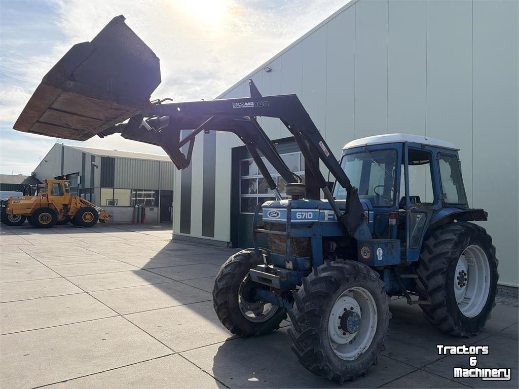 Tractor / Trekker Ford 6710 4wd front loader