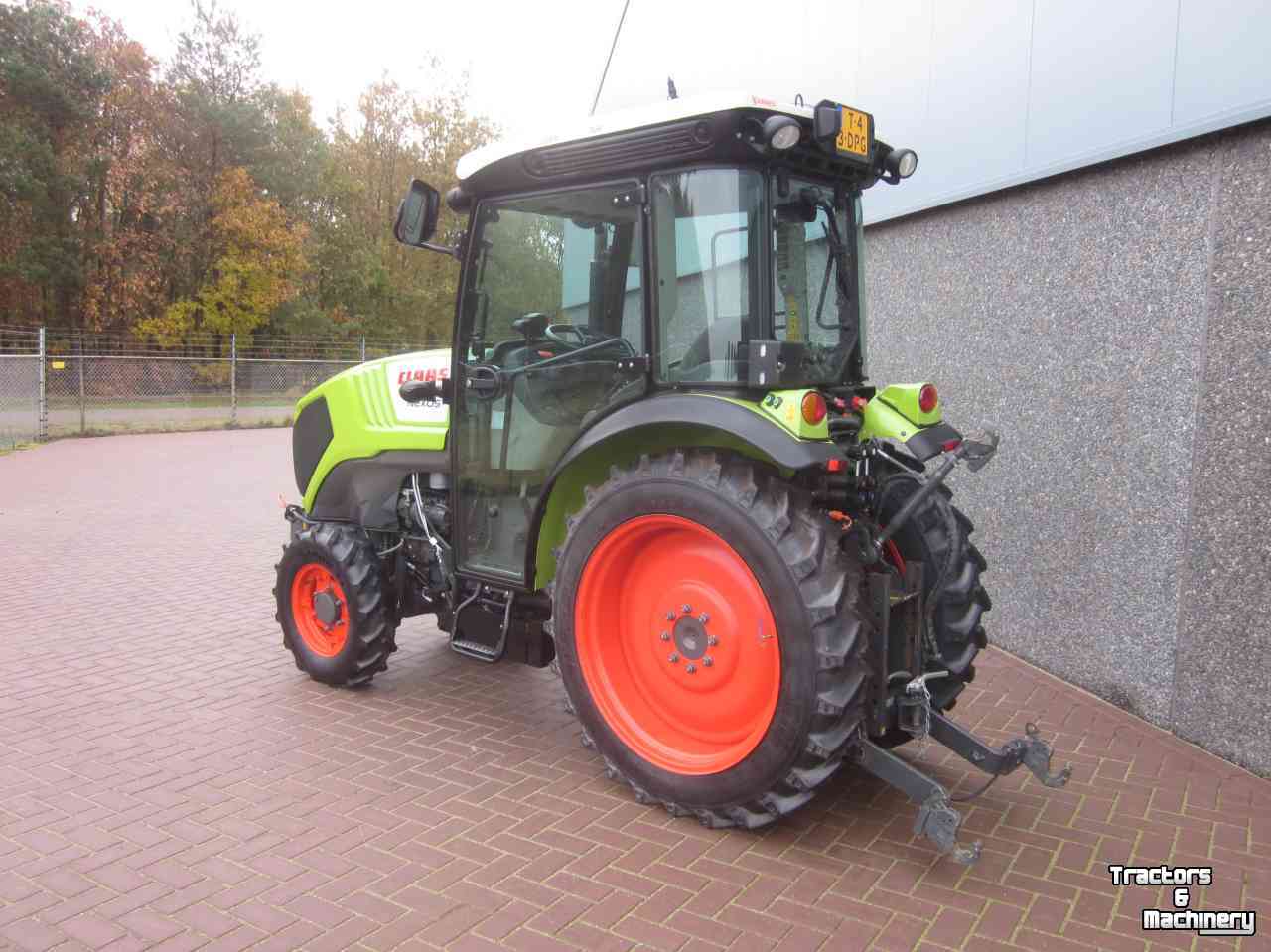 Smalspoor tractor Claas CLAAS NEXOS 230 VE