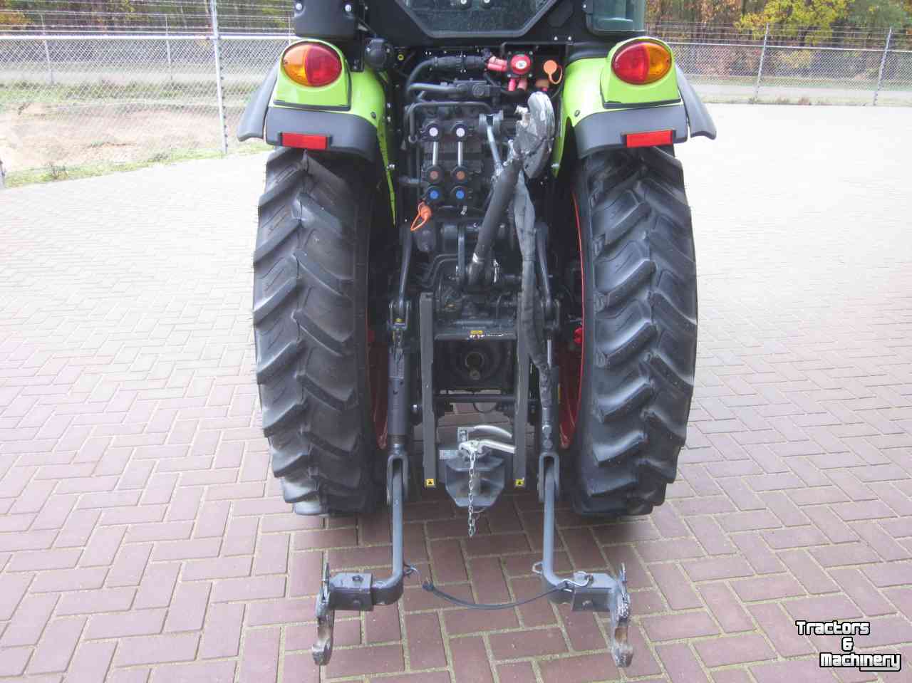 Smalspoor tractor Claas CLAAS NEXOS 230 VE