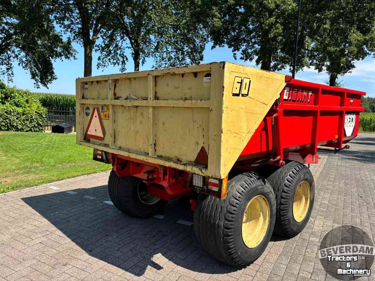 Gronddumper / Zandkipper / Grondverzetkipwagen / Dumper Beco Gigant