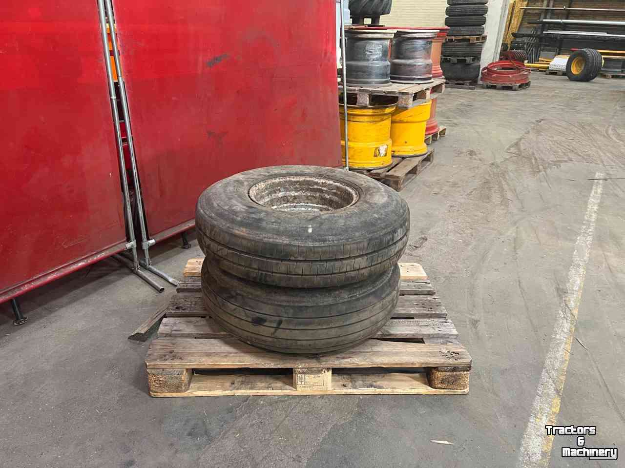 Wielen, Banden, Velgen & Afstandsringen Good Year H34x10R16 Flight Radial