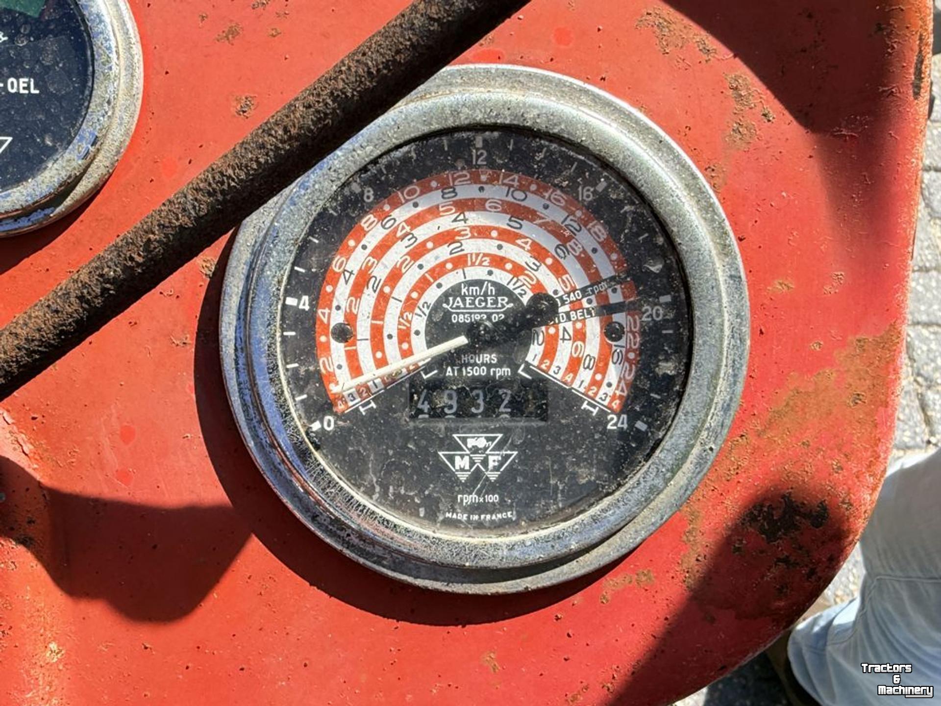 Tractor / Trekker Massey Ferguson 130 Tractor