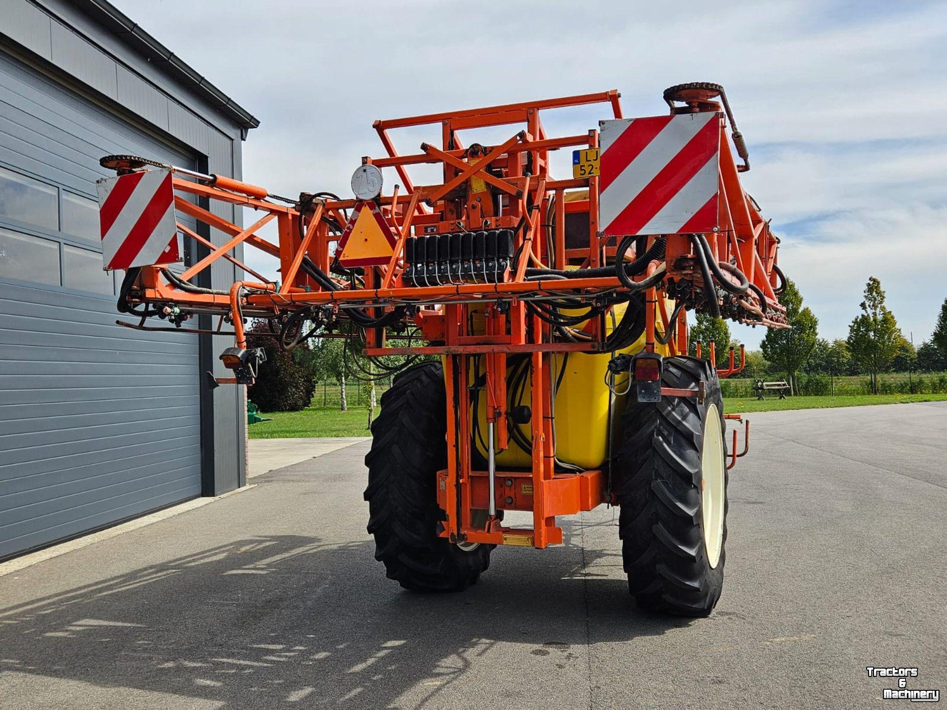 Gedragen Veldspuit Douven NEVELSPUIT 3400 Ltr Veldspuit - 27mtr