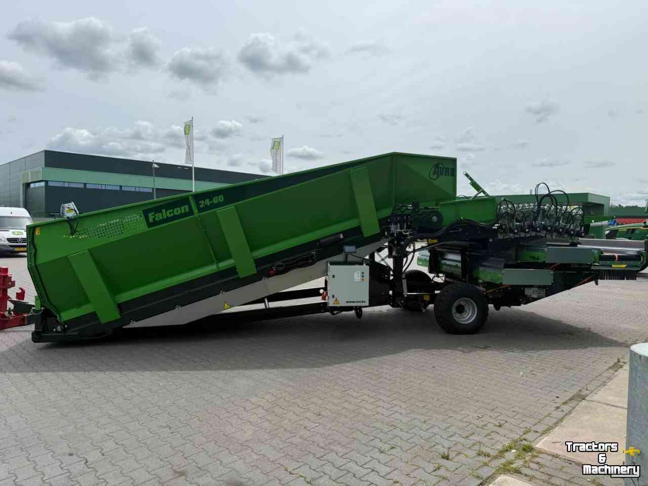 Stortbak AVR Falcon 24-60 cvu met presenteerband