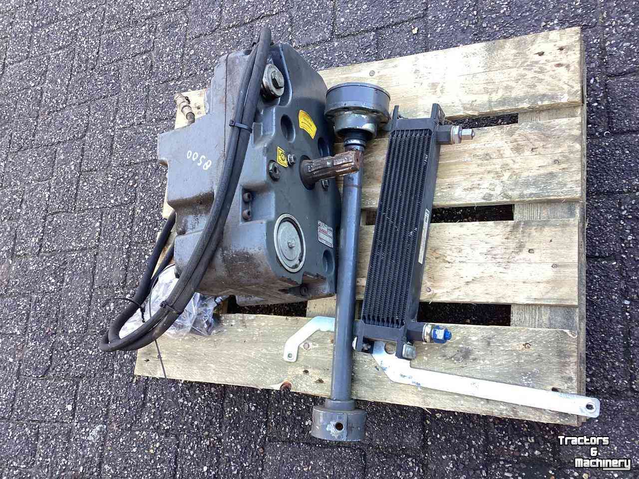 Front-hef & Pto Zuidberg Front PTO / Aftakas afkomstig van Valtra 4 serie