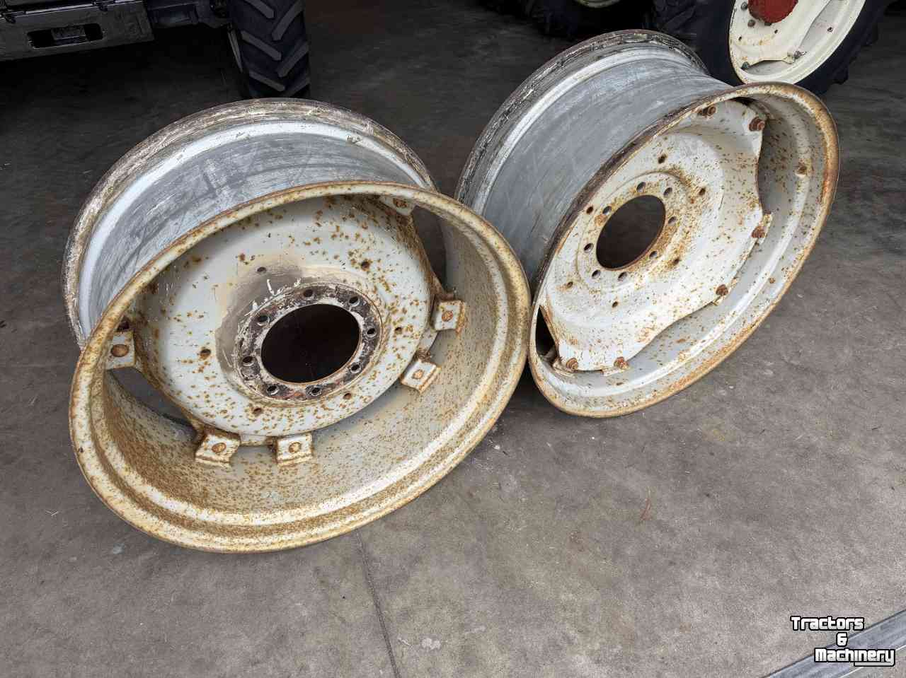 Wielen, Banden, Velgen & Afstandsringen Case-IH set velgen 15w x 34