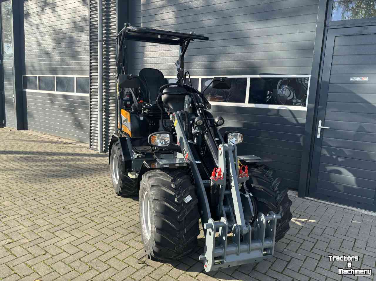 Shovel / Wiellader / Kniklader Giant G2500 X-xtra HD