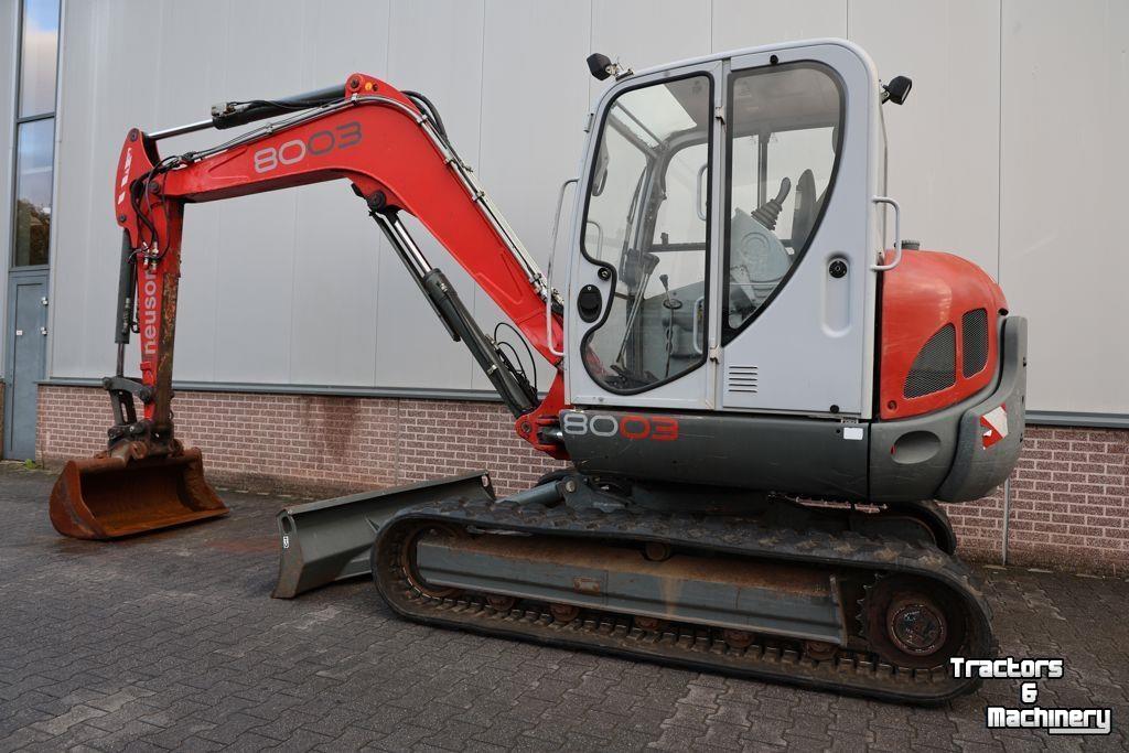Rupskraan / Graafmachine op rupsen Neuson 8003 RD