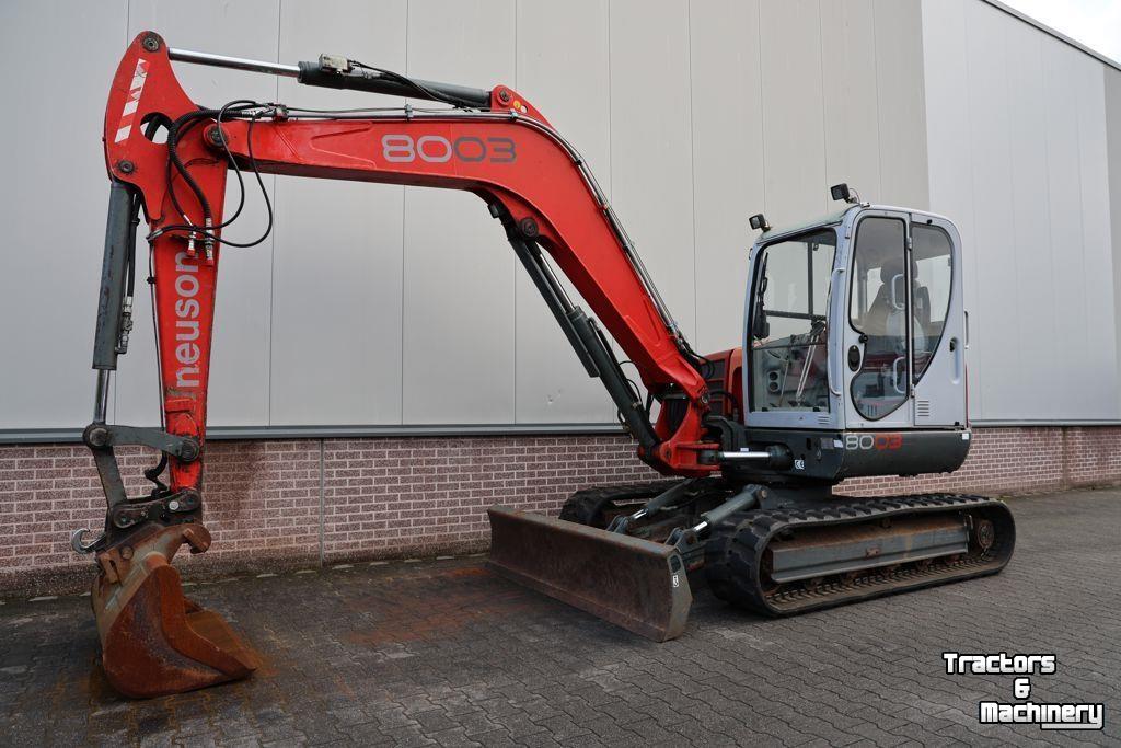 Rupskraan / Graafmachine op rupsen Neuson 8003 RD