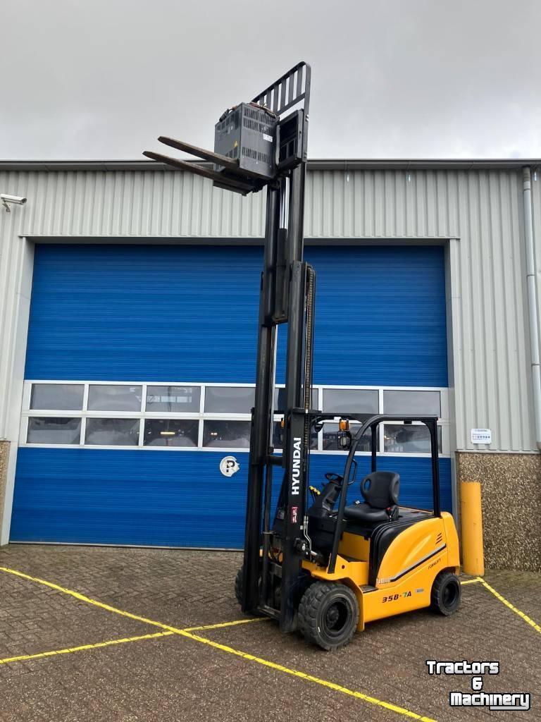 Heftruck Hyundai 35B-7A