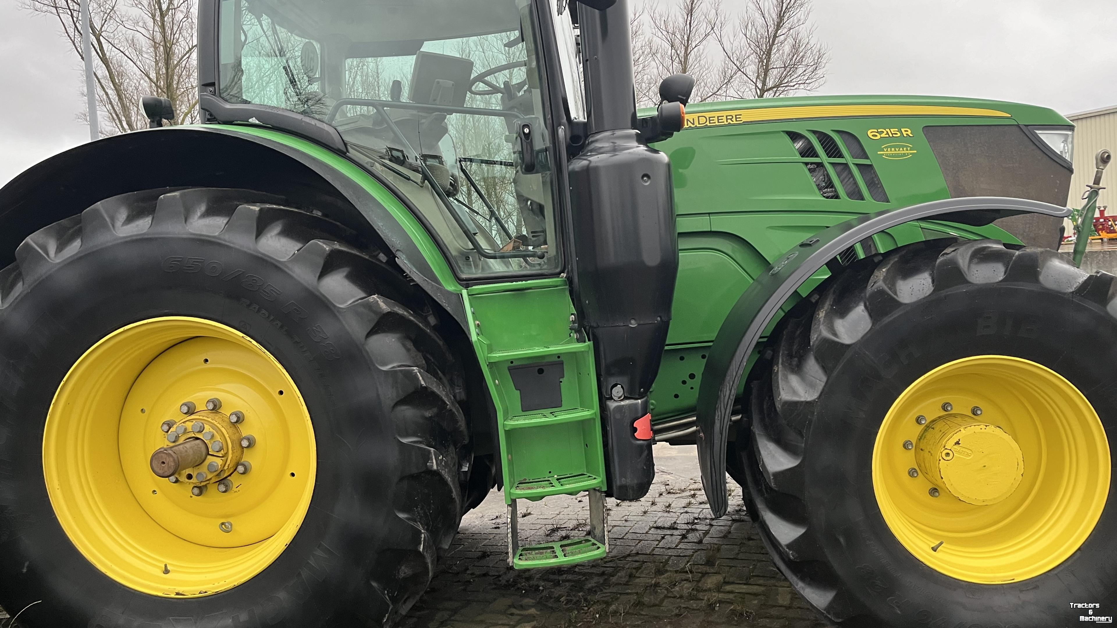 Tractor / Trekker John Deere 6215R