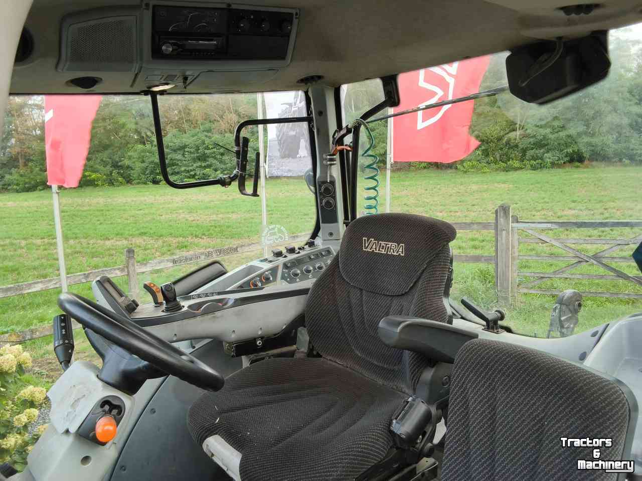 Tractor / Trekker Valtra N134 Direct