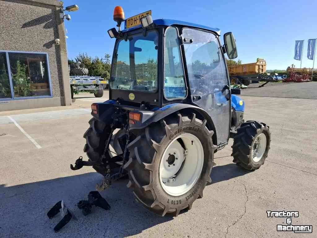 Compact tractor New Holland TCE 45 met fronthef en -PTO