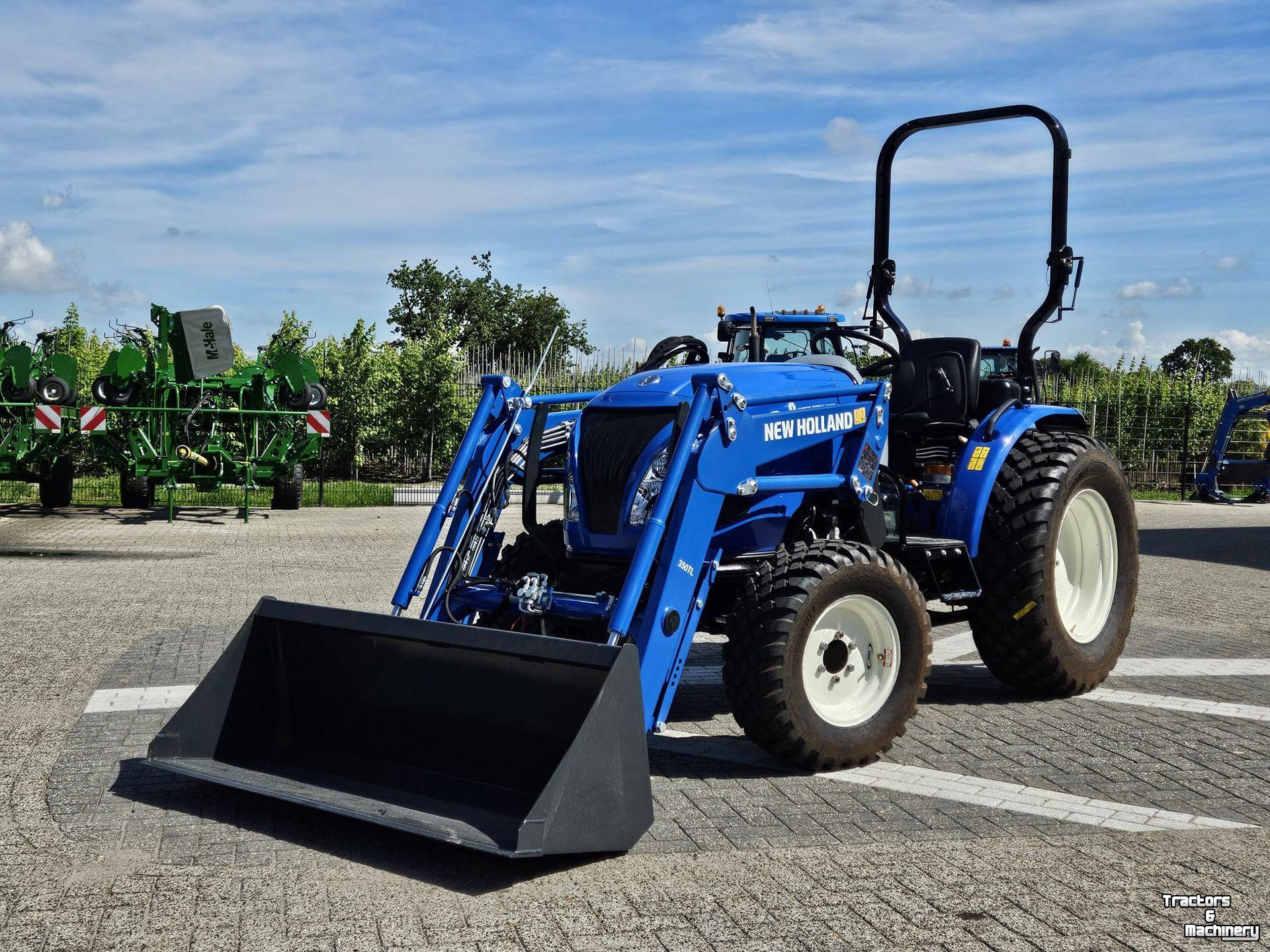 Smalspoor tractor New Holland Boomer 55 HST met voorlader