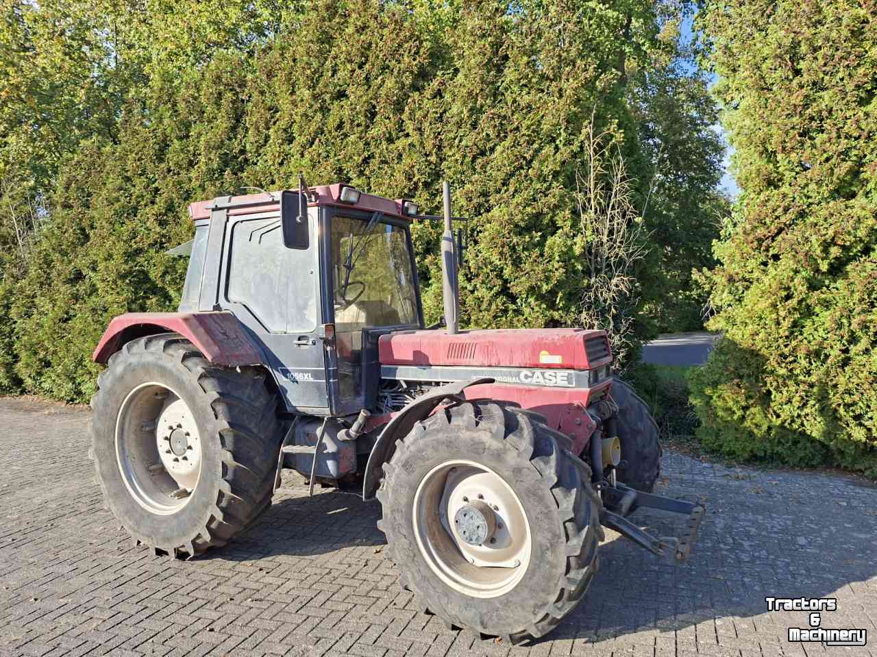 Tractor / Trekker Case-IH 1056 XL
