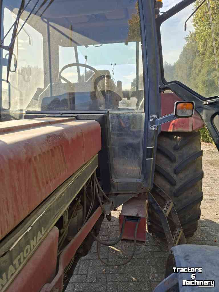 Tractor / Trekker Case-IH 1056 XL