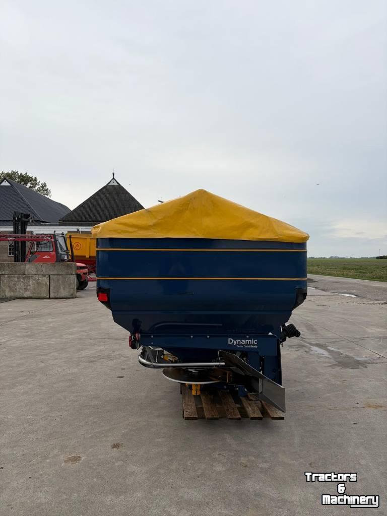 Kunstmeststrooier Bogballe M2W D Kunstmeststrooier
