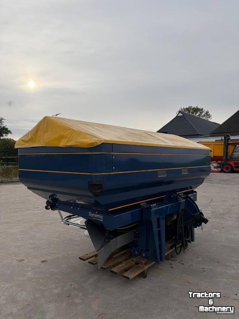 Kunstmeststrooier Bogballe M2W D Kunstmeststrooier