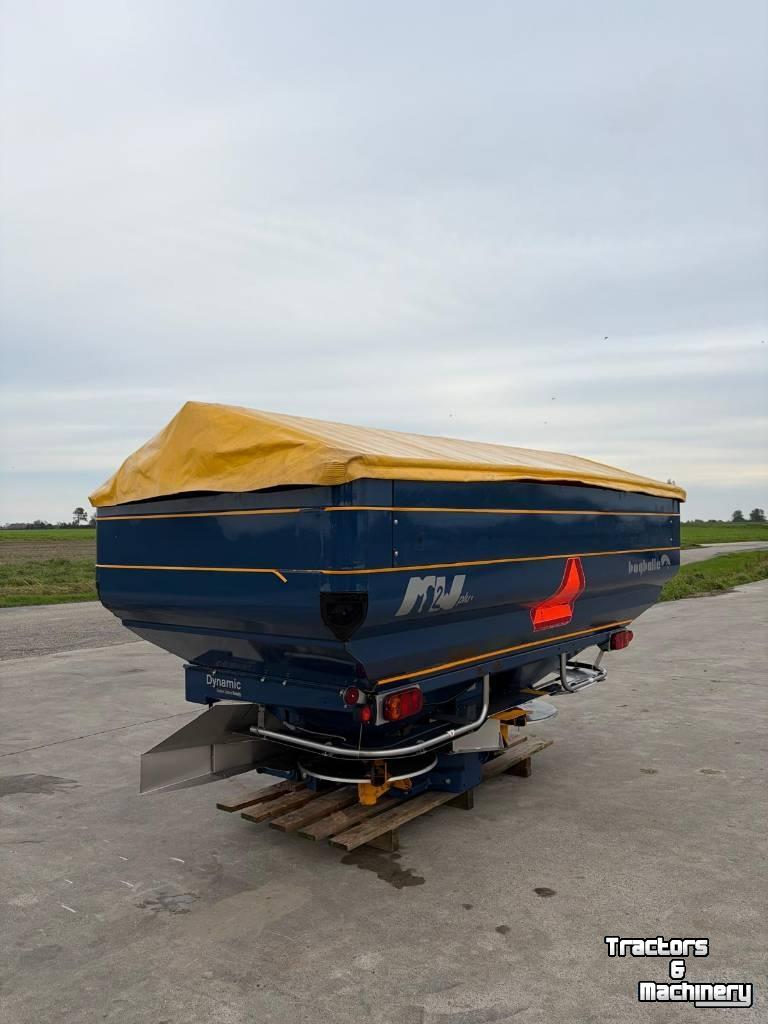 Kunstmeststrooier Bogballe M2W D Kunstmeststrooier