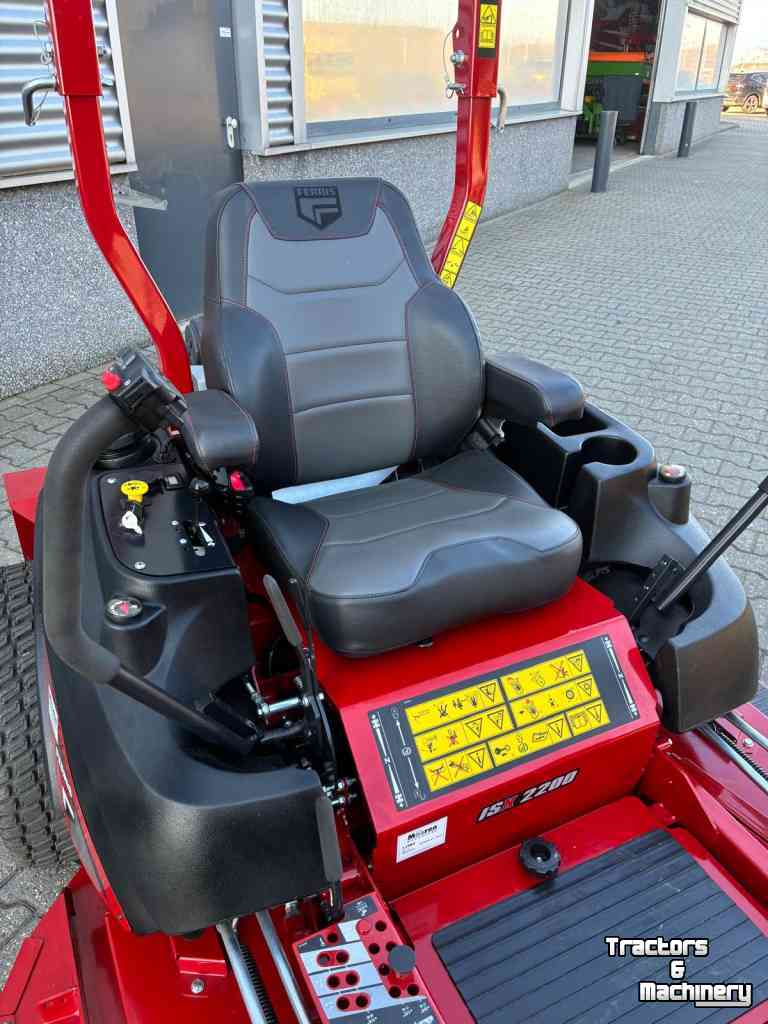 Zitmaaier Ferris ISX2200 / 61" Zero Turn zitmaaier met wegverlichting