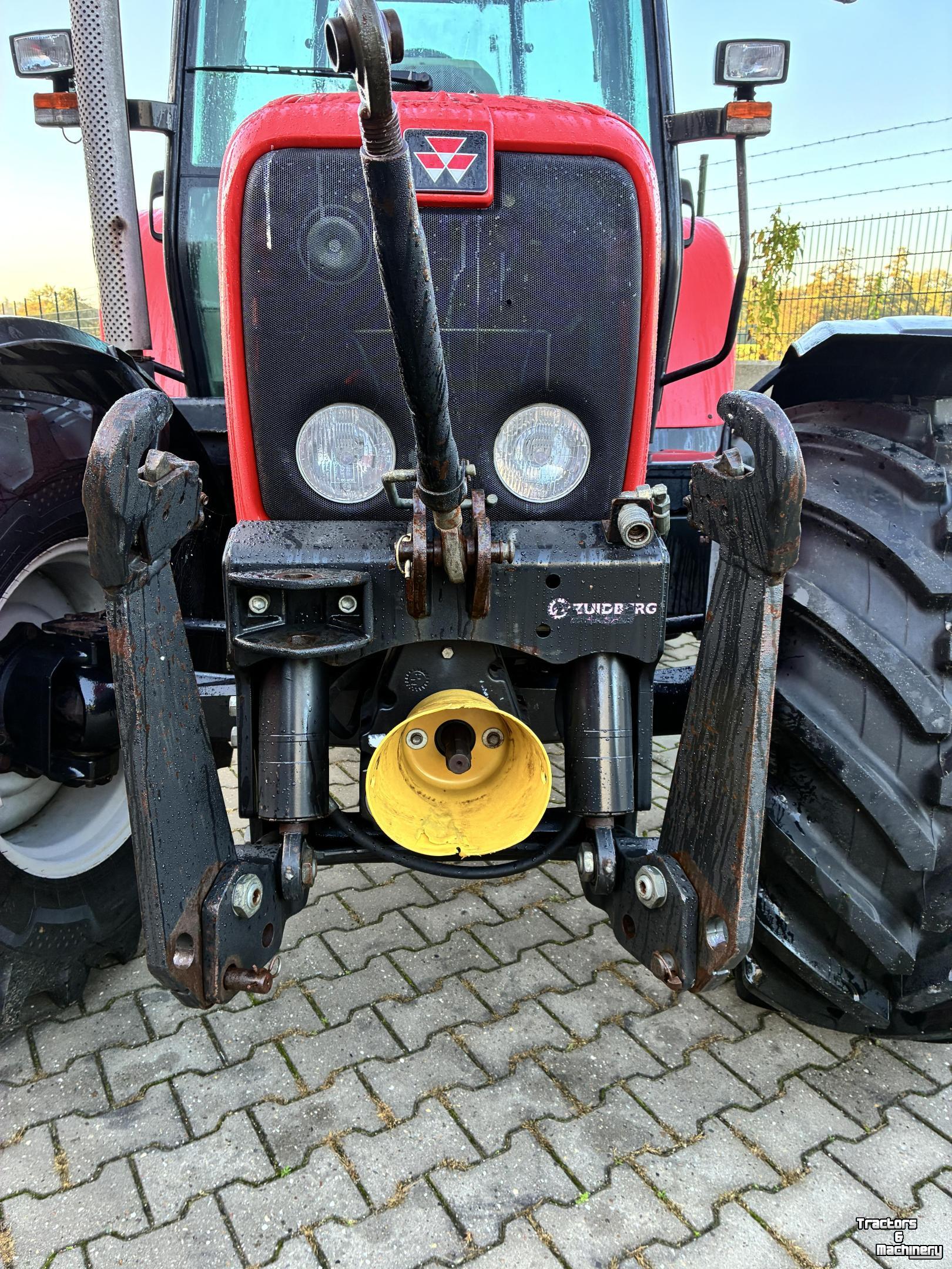 Tractor / Trekker Massey Ferguson 5455 Dyna4