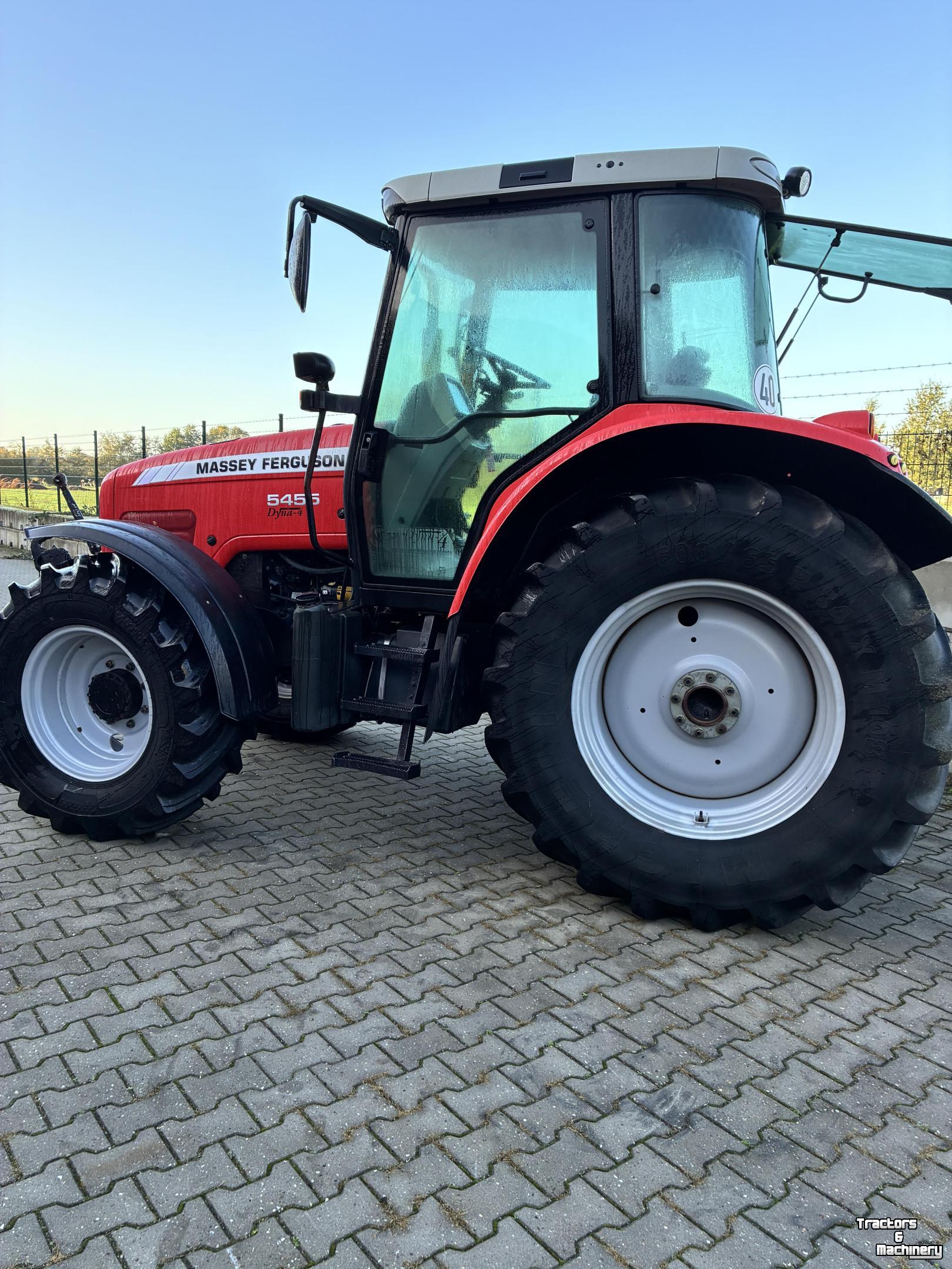 Tractor / Trekker Massey Ferguson 5455 Dyna4