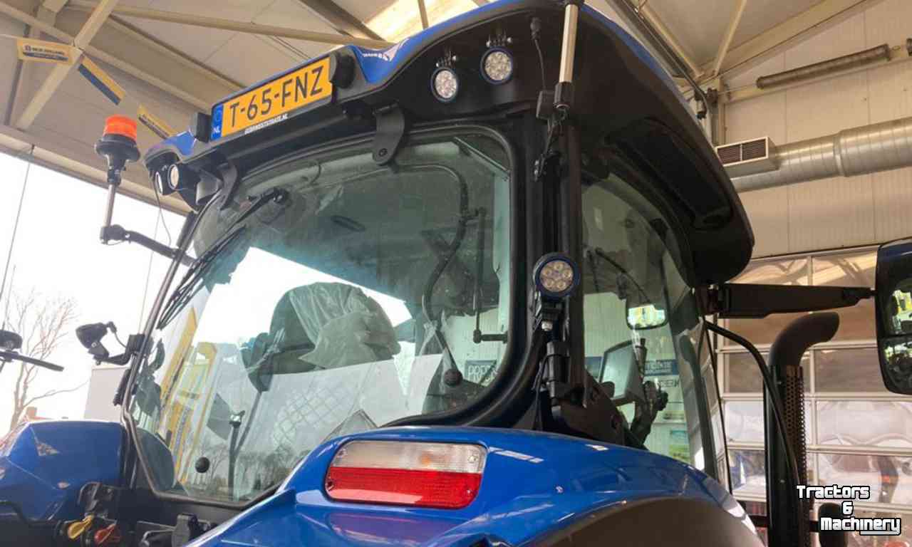 Traktoren New Holland T5.140 Dynamic Command Tractor