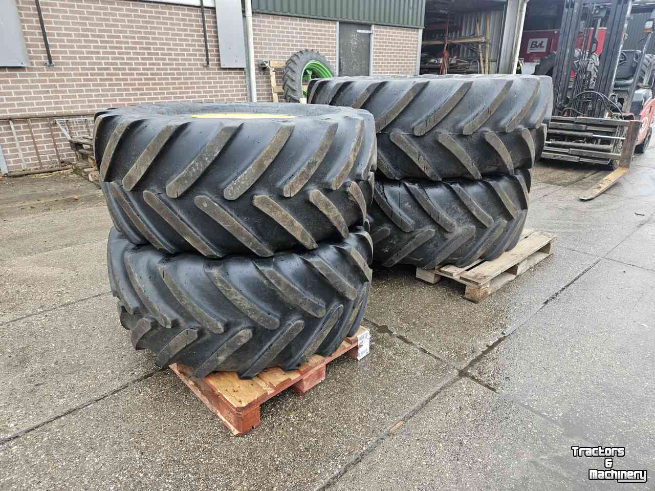 Wielen, Banden, Velgen & Afstandsringen Michelin Bandenset John Deere 3350. 600/65R38 540/65R24
