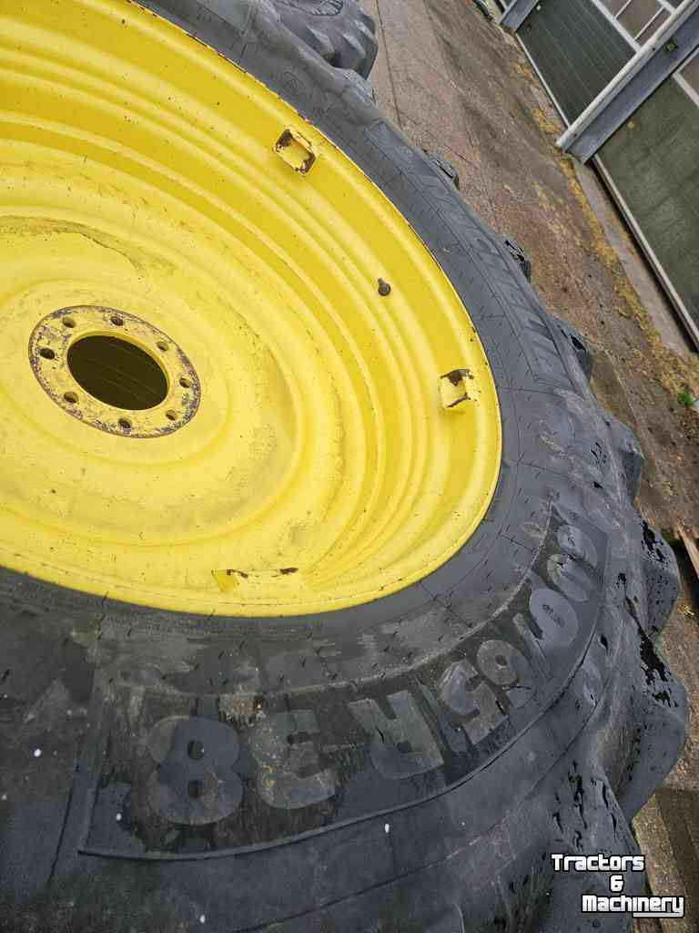 Wielen, Banden, Velgen & Afstandsringen Michelin Bandenset John Deere 3350. 600/65R38 540/65R24