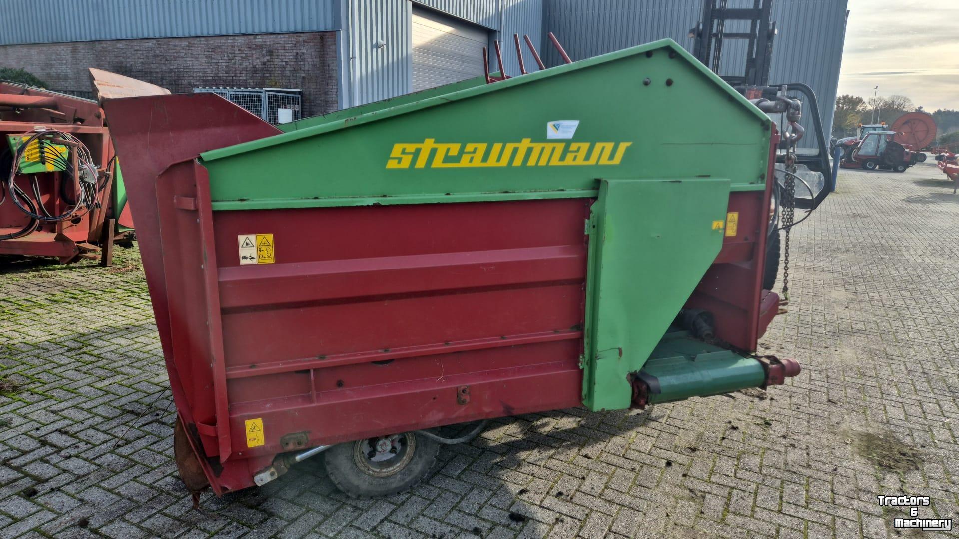 U-snijder / Kuilvoersnijder Strautmann Blokkenwagen