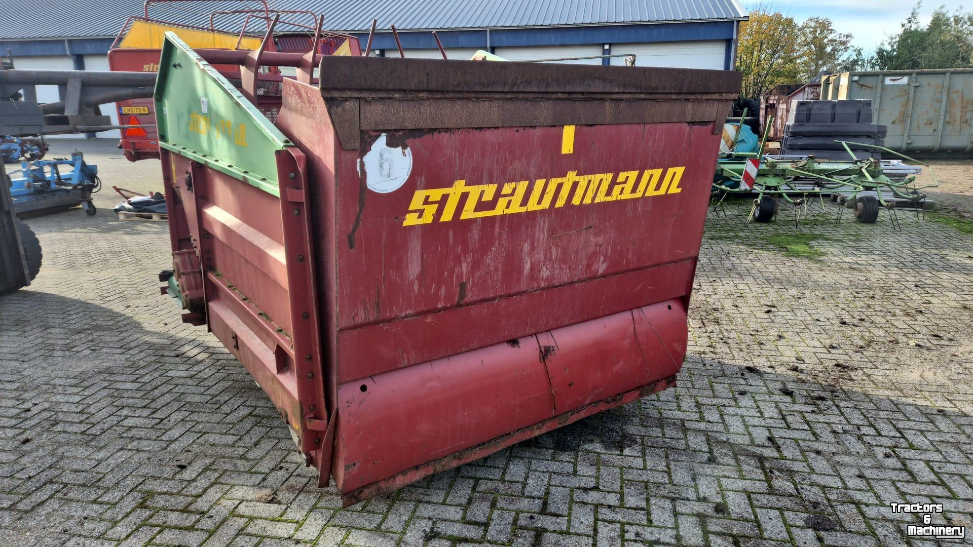 U-snijder / Kuilvoersnijder Strautmann Blokkenwagen