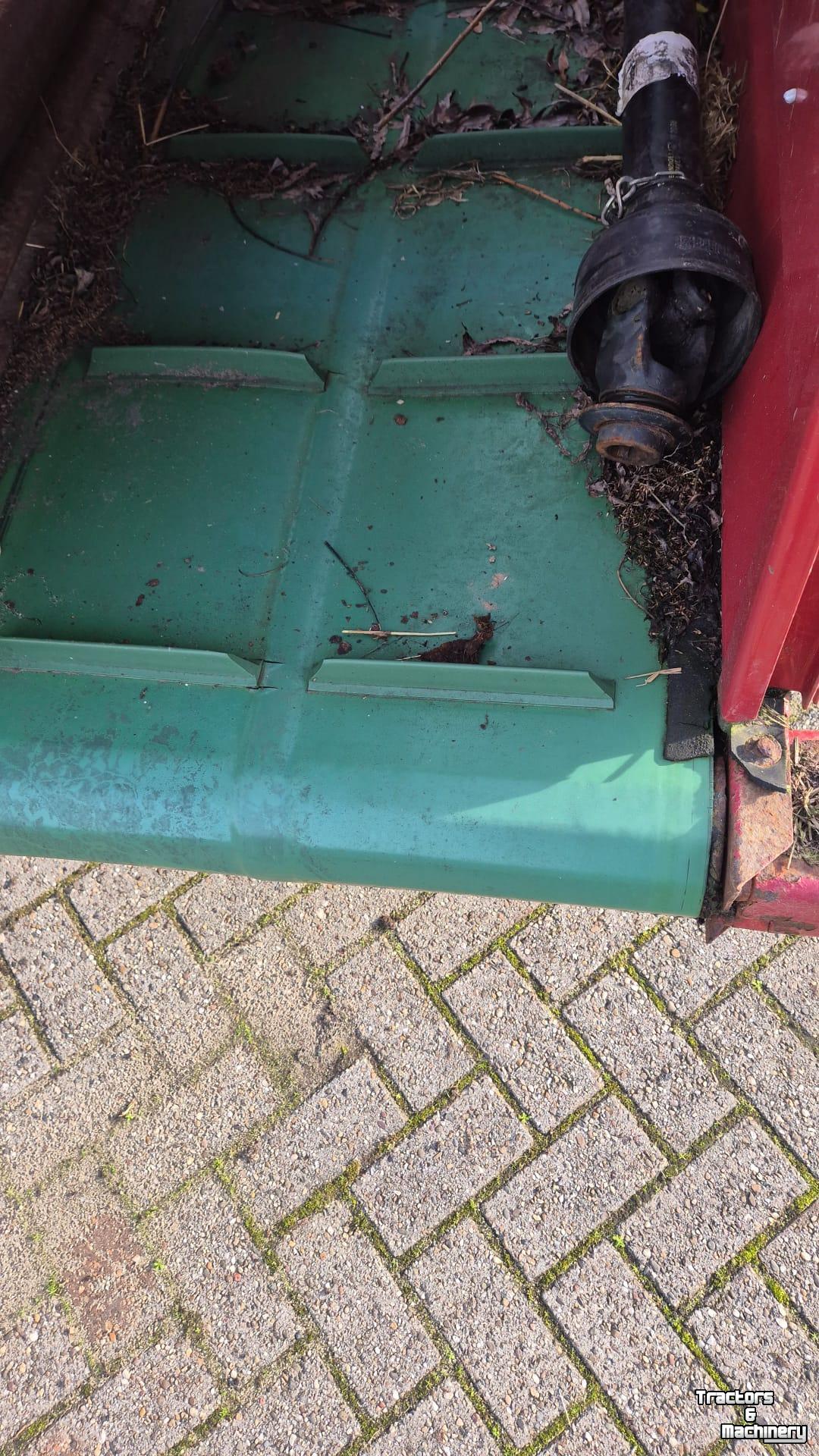 U-snijder / Kuilvoersnijder Strautmann Blokkenwagen