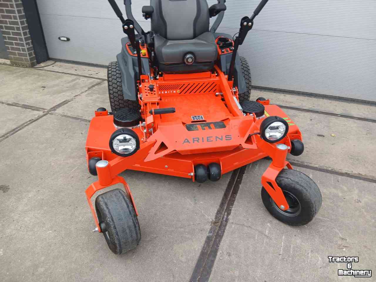 Zitmaaier Ariens Zenith  RD60 E  zeroturn maaier