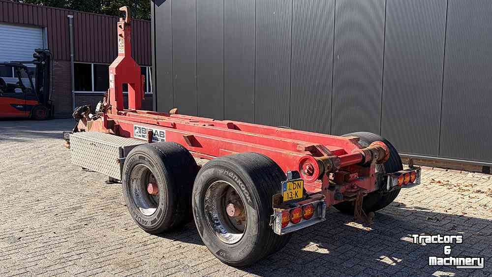 Container haakarm-carrier Bigab 10-14