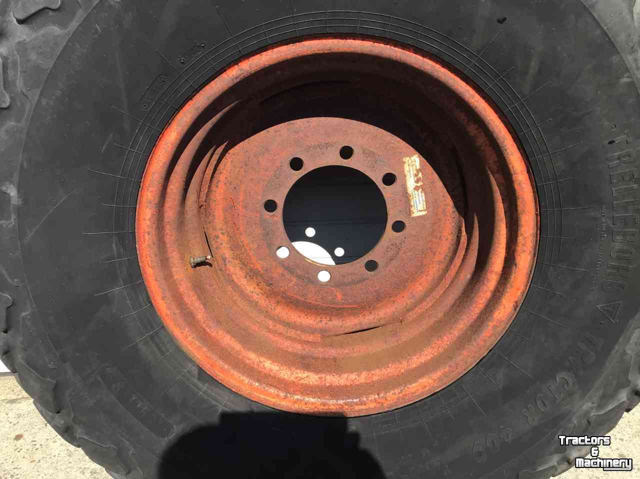 Wielen, Banden, Velgen & Afstandsringen Trelleborg 23.1-26 Tractor 409