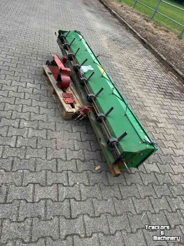 Zaaimachine Unia Zaaimachine 3 meter opbouw vleugelschaar cultivator