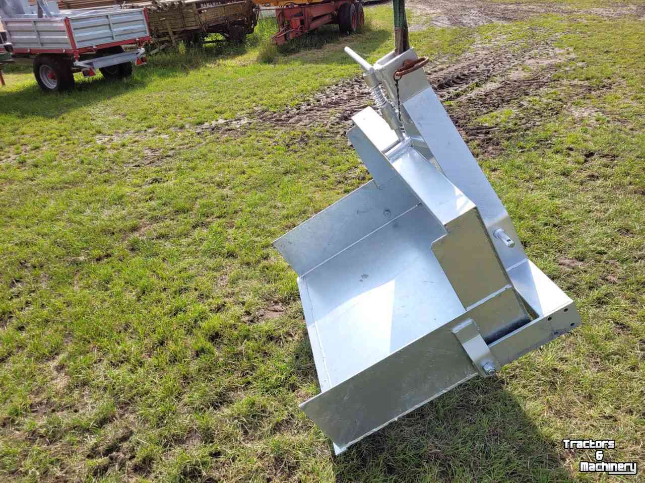 Overige grondbewerkingsmachines en toebehoren  Grondbak  100 .125 . 150 & 180 cm