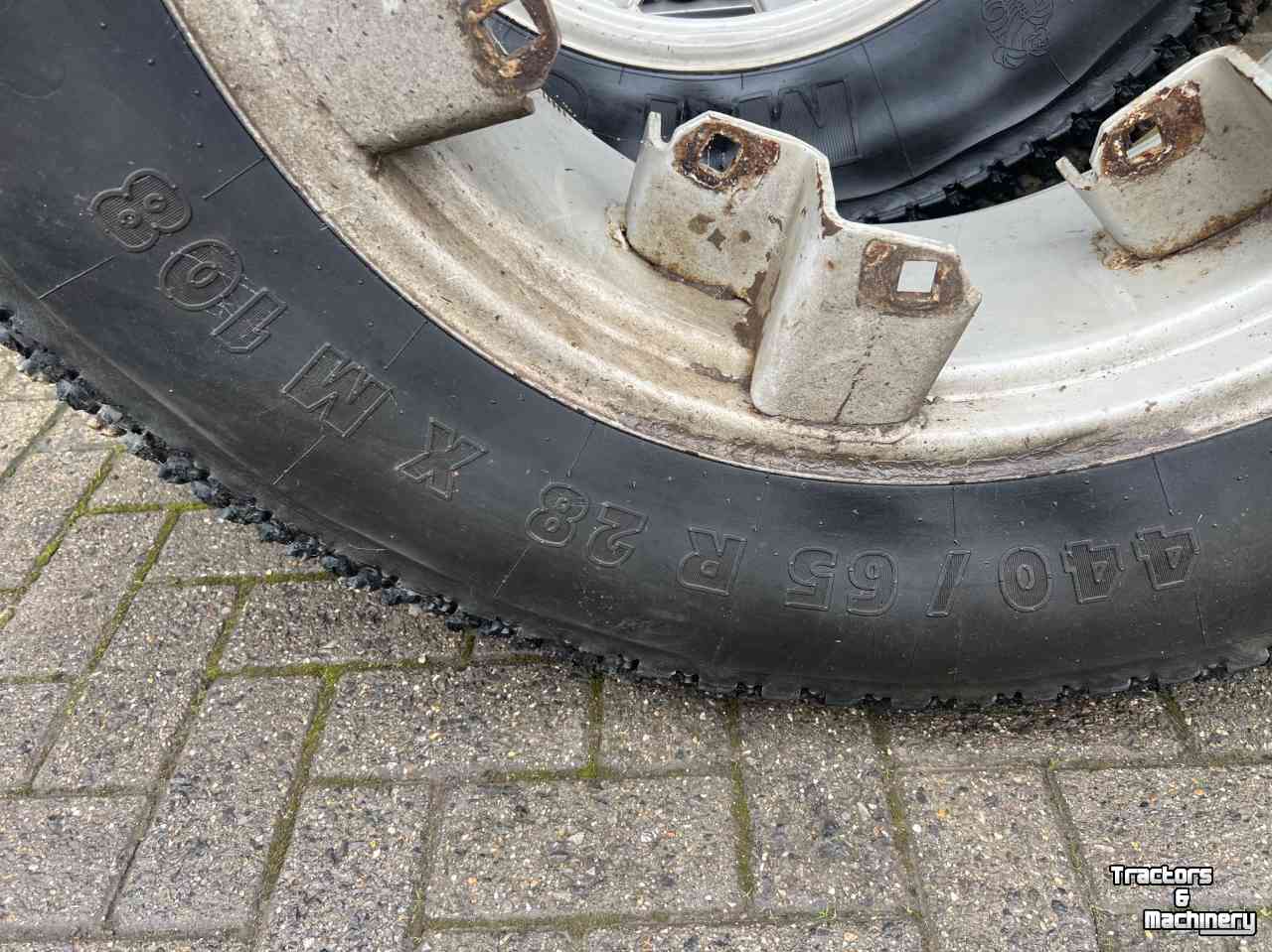 Wielen, Banden, Velgen & Afstandsringen Michelin 440/65-28