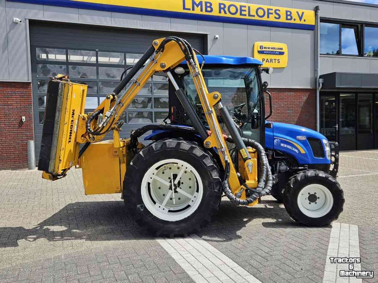 Compact tractor New Holland Boomer 3050 Comoact Tractor + Bos Maaiarm