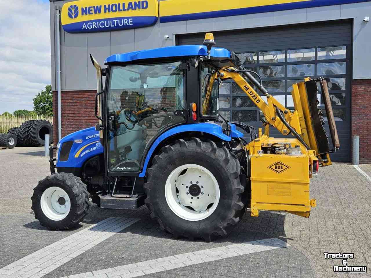 Compact tractor New Holland Boomer 3050 Comoact Tractor + Bos Maaiarm