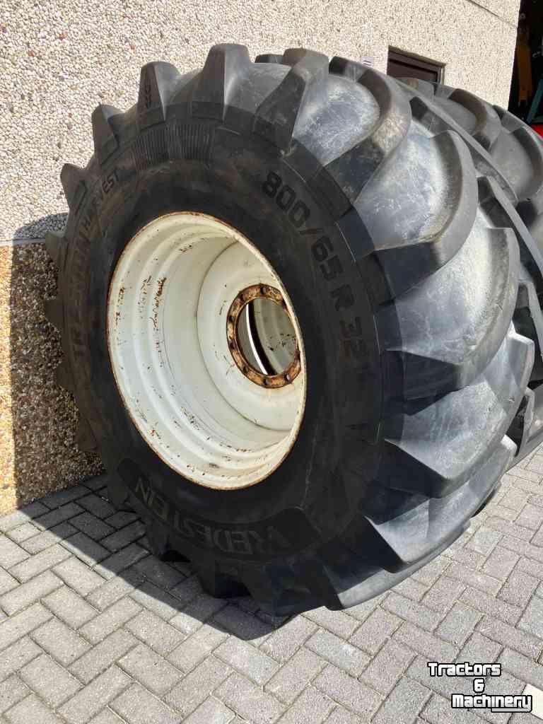 Wielen, Banden, Velgen & Afstandsringen Vredestein Set TRAXION HARVEST 800/65R32 compleet op Velg aansluiting 280/335/10gaats