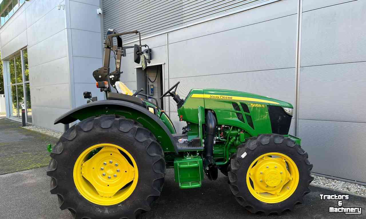 Traktoren John Deere 5058E 12F/12R PR